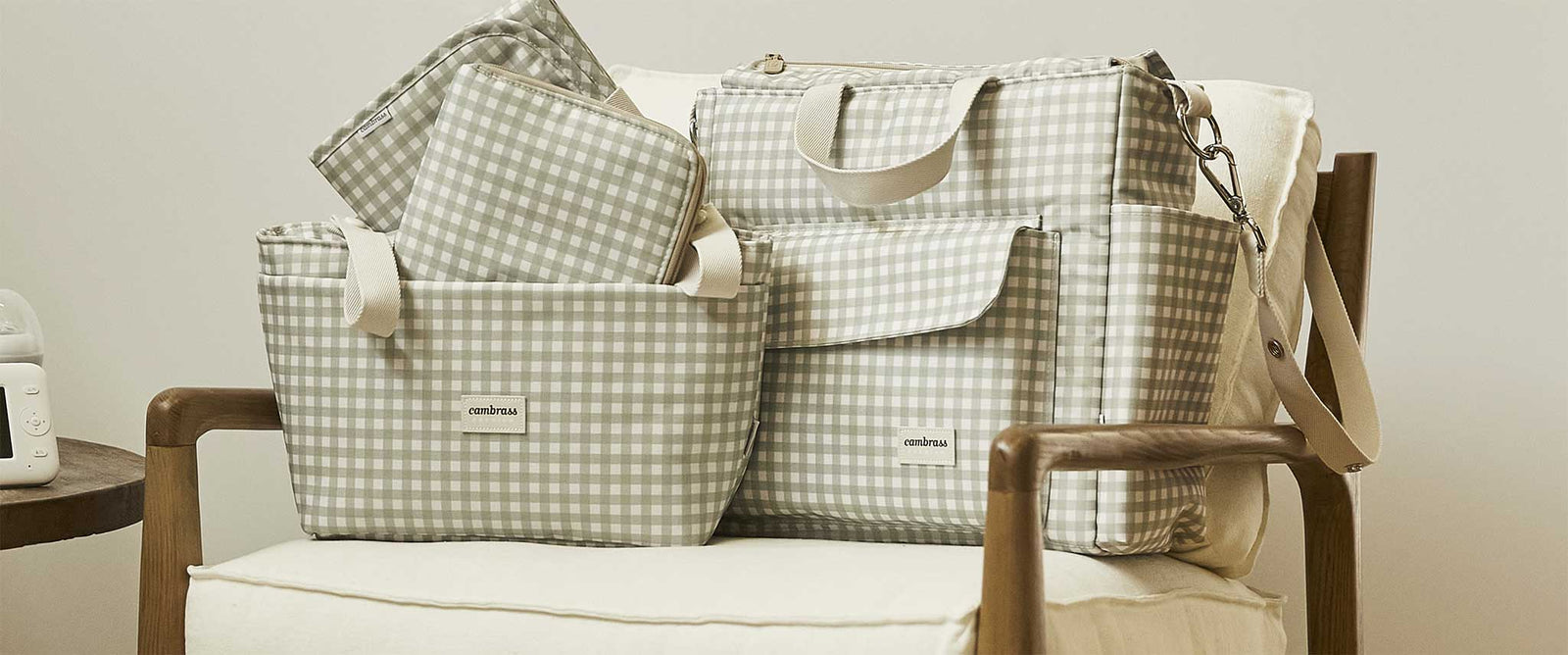 Essentials for your maternity bag banner