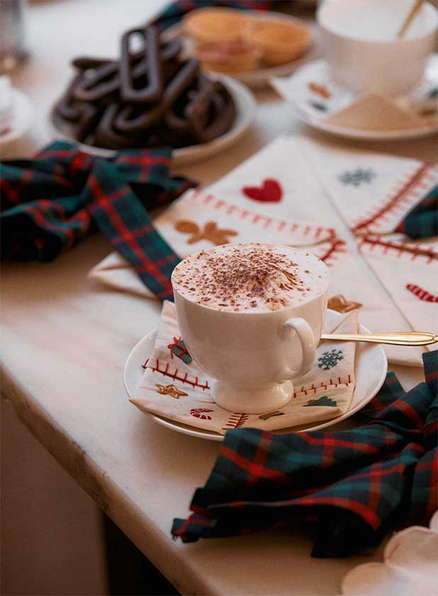 Mesa com afetos, presentes com história