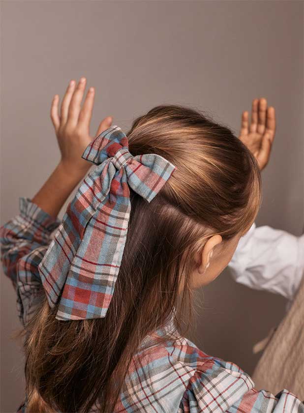 Queen of Scots – tradição escocesa e looks a combinar para irmãos