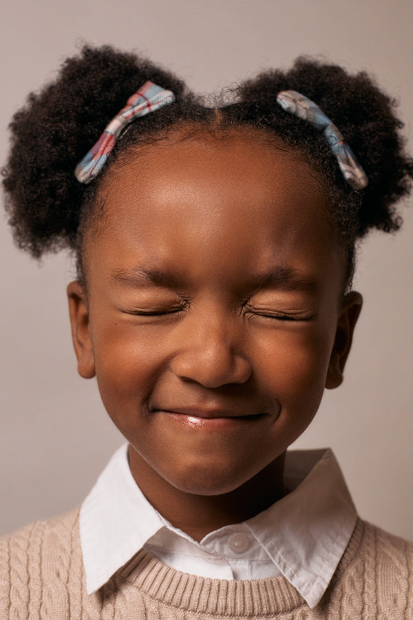 Queen of Scots – tradição escocesa e looks a combinar para irmãos