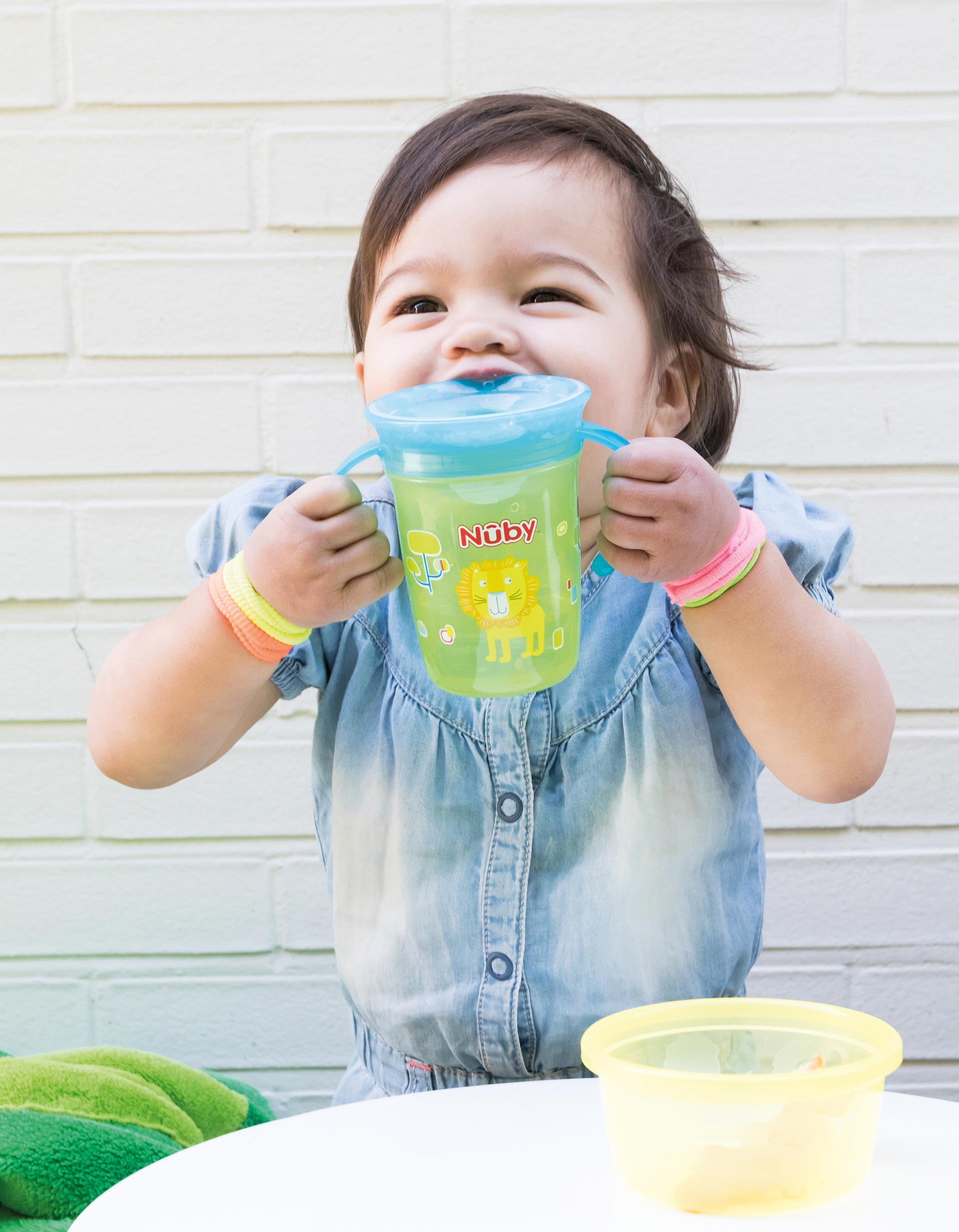 360 Sippy Cup with Handles, 240ml 6M+ by Nuby