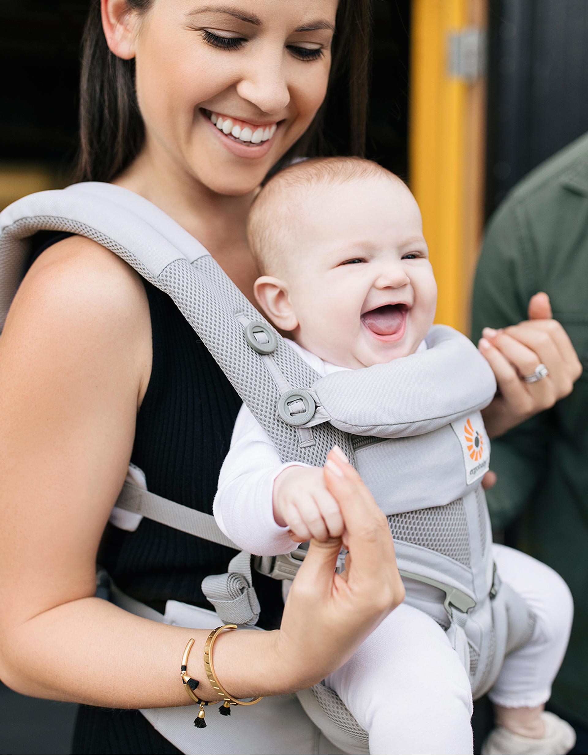 Omni 360 Cool Air Gris Perla Ergobaby baby carrier