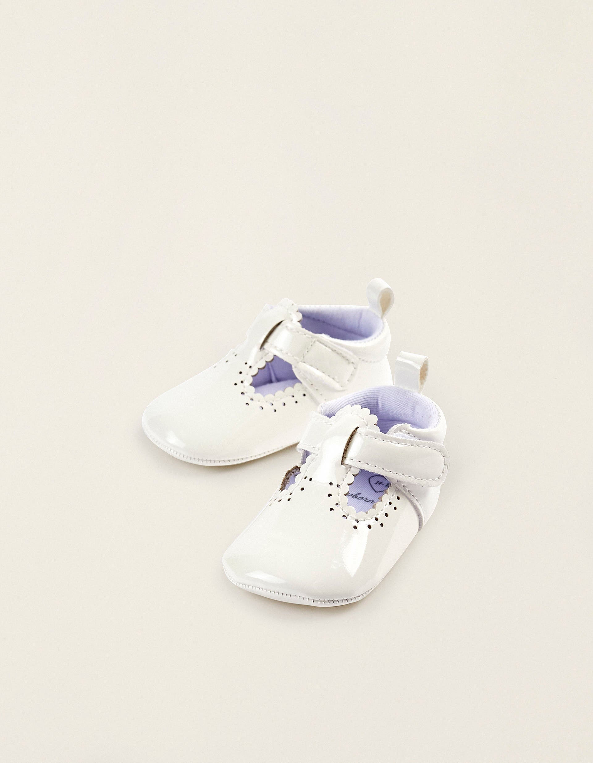 Classic Shoe for Newborn Girls, White