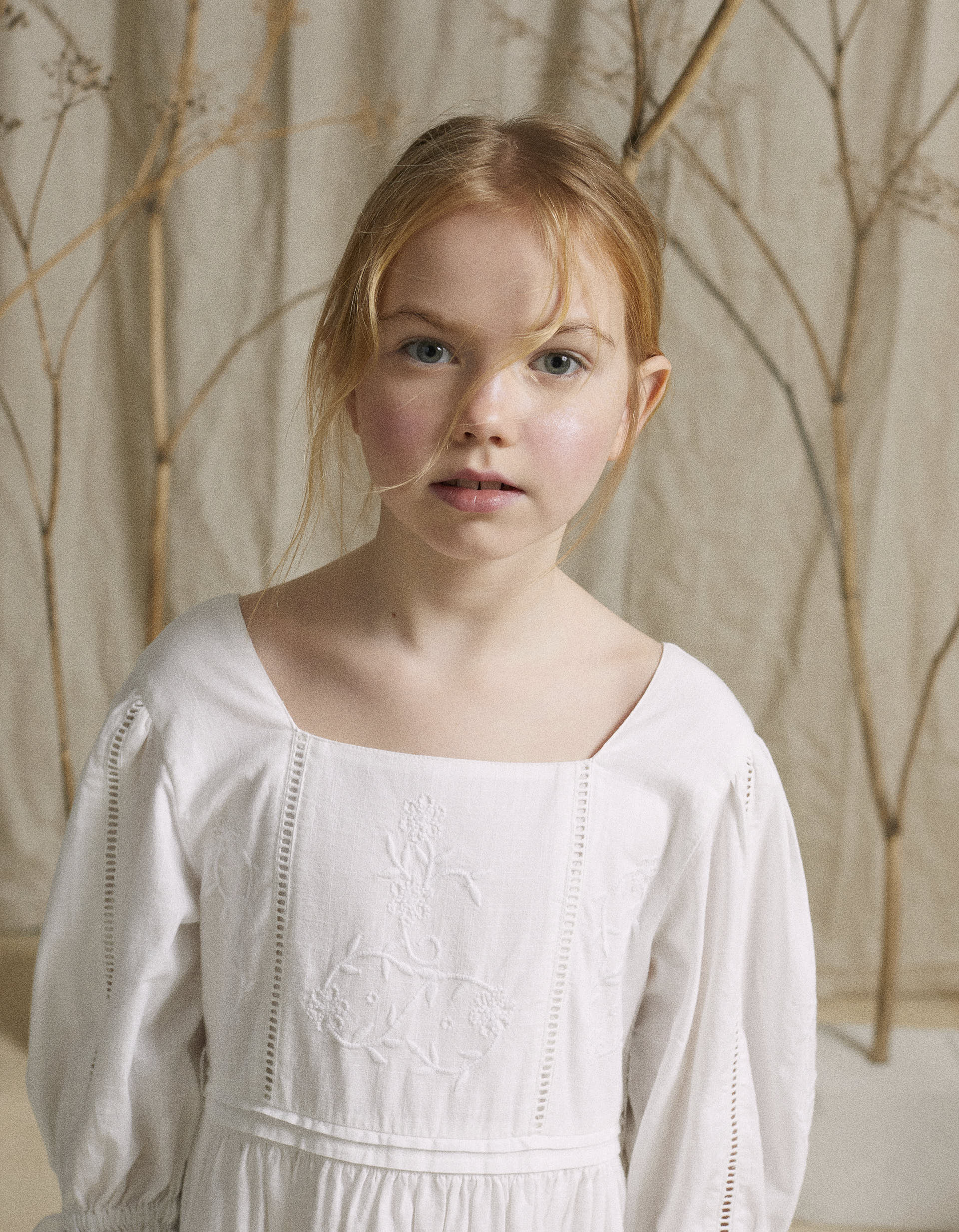 Vestido de Algodão com Bordados para Menina, Branco