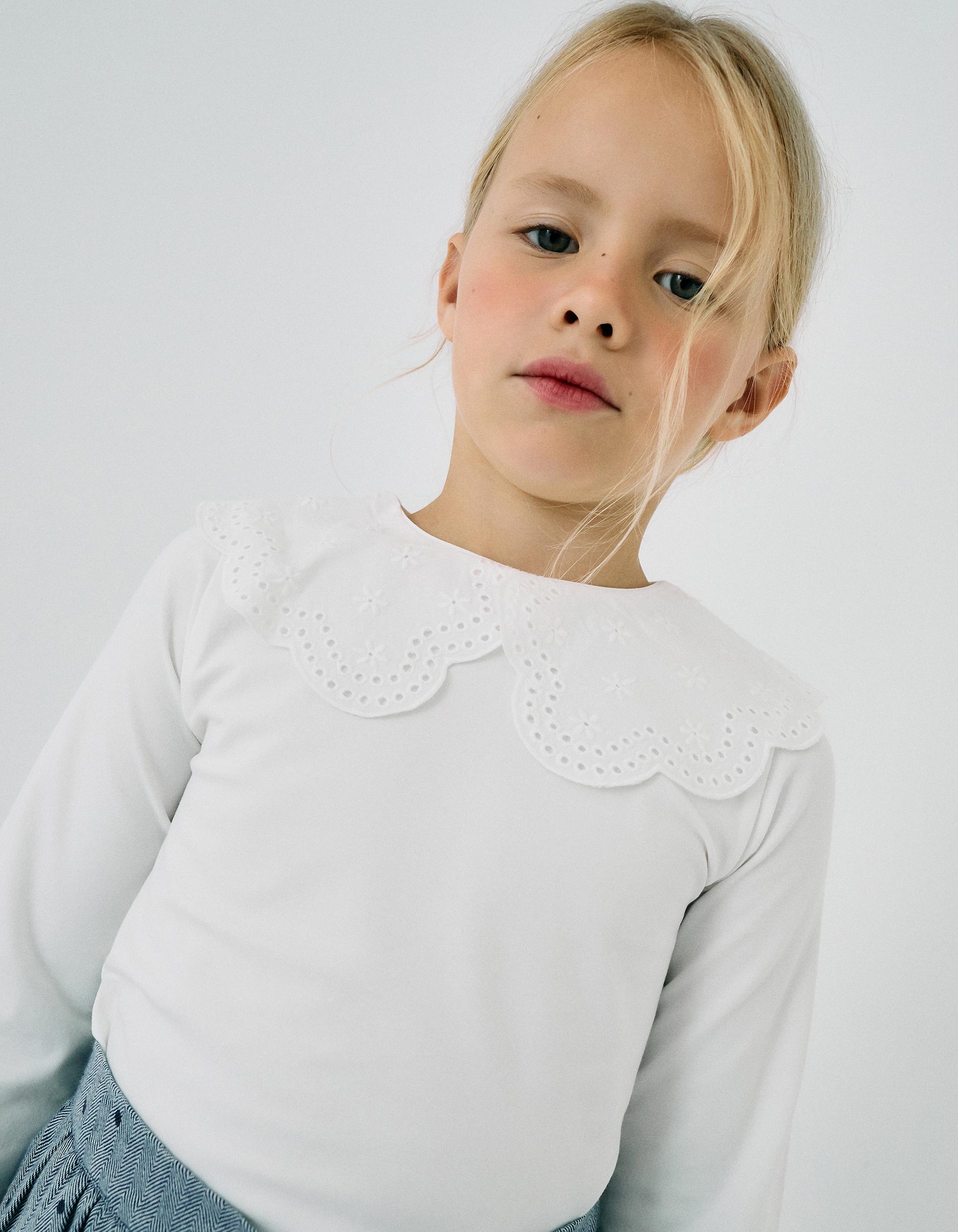 Camiseta de Manga Larga con Cuello de Bordado Inglés para Niña, Blanco