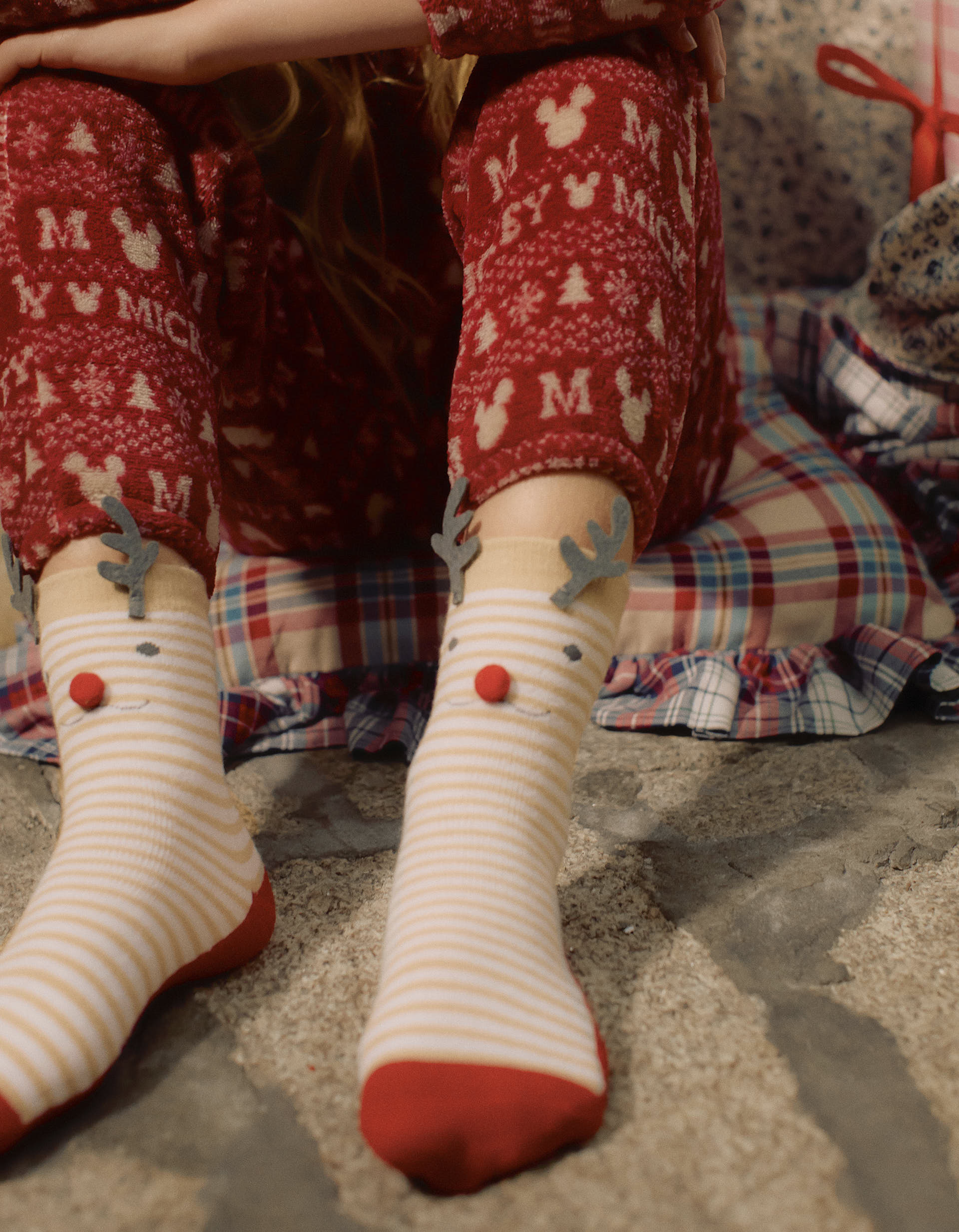 Calcetines Antideslizantes con Pompones para Niño 'Reno', Blanco/Rojo