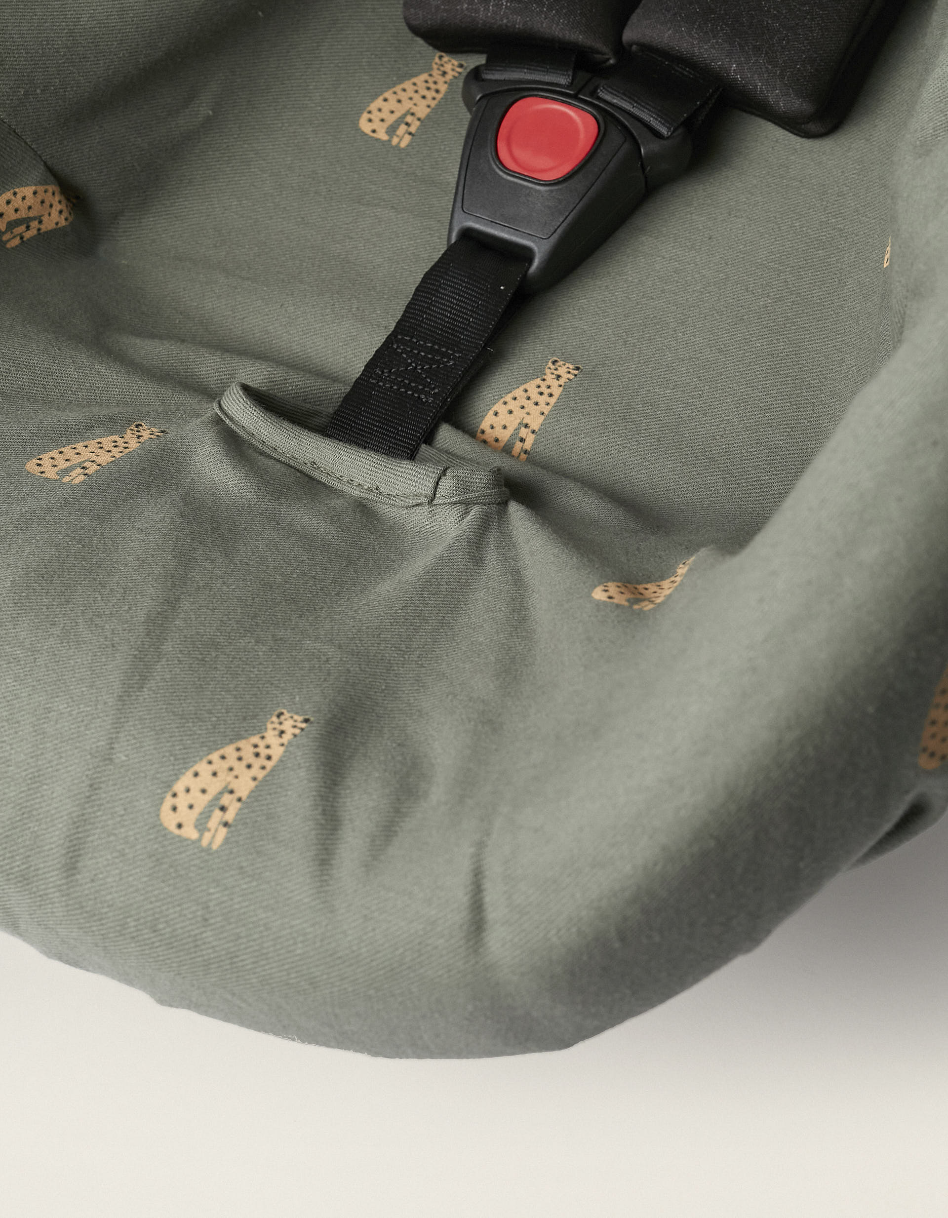 Gr0 Car Seat Cover Gloop! Organic Cotton, Savanna