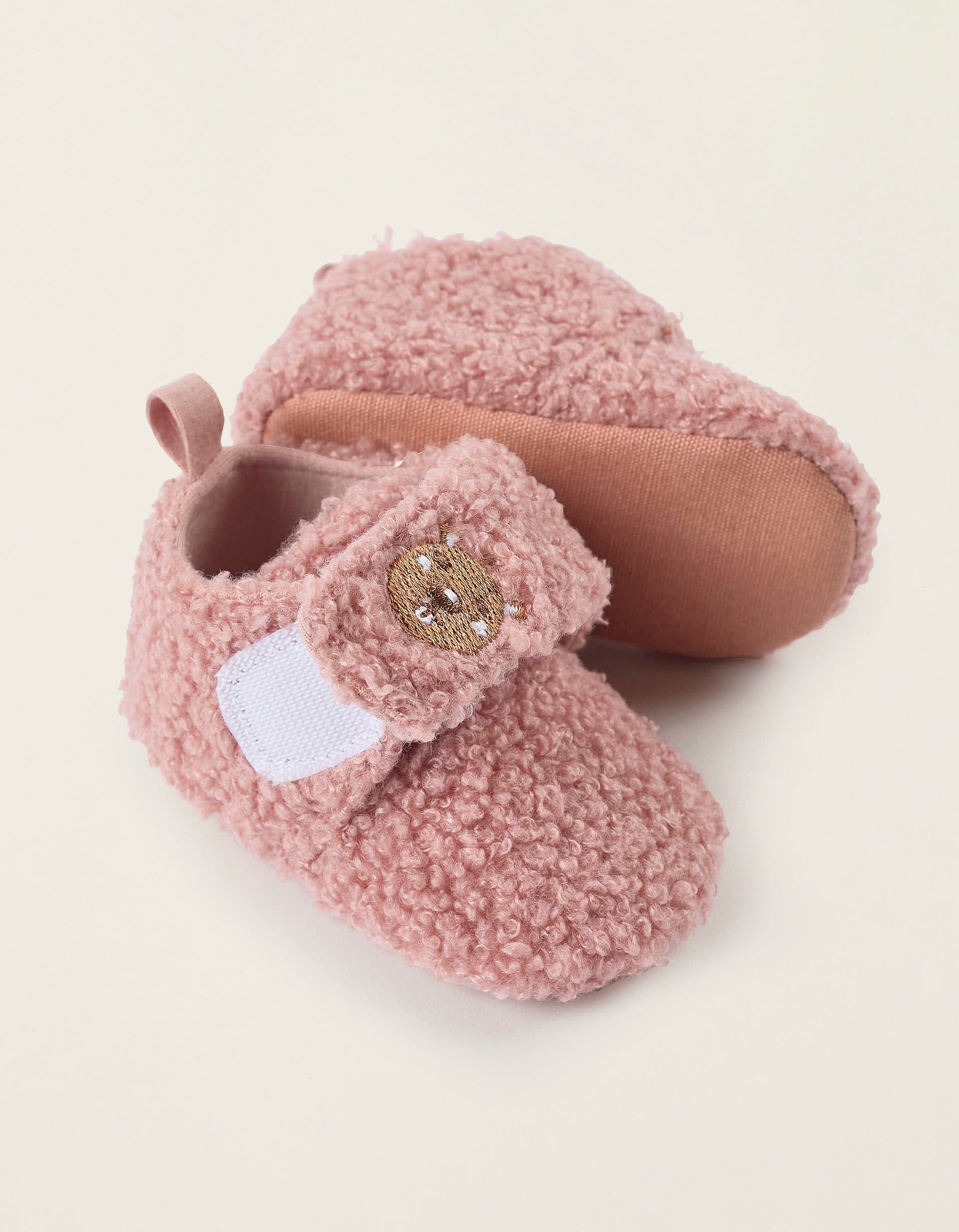 Zapatos de Sherpa con Bordados para Recién Nacida, Rosa