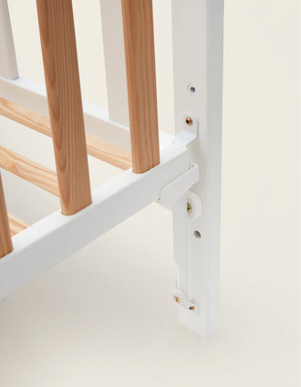 Two-Colour Cot Zy Baby