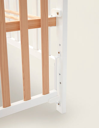 Two-Colour Cot Zy Baby