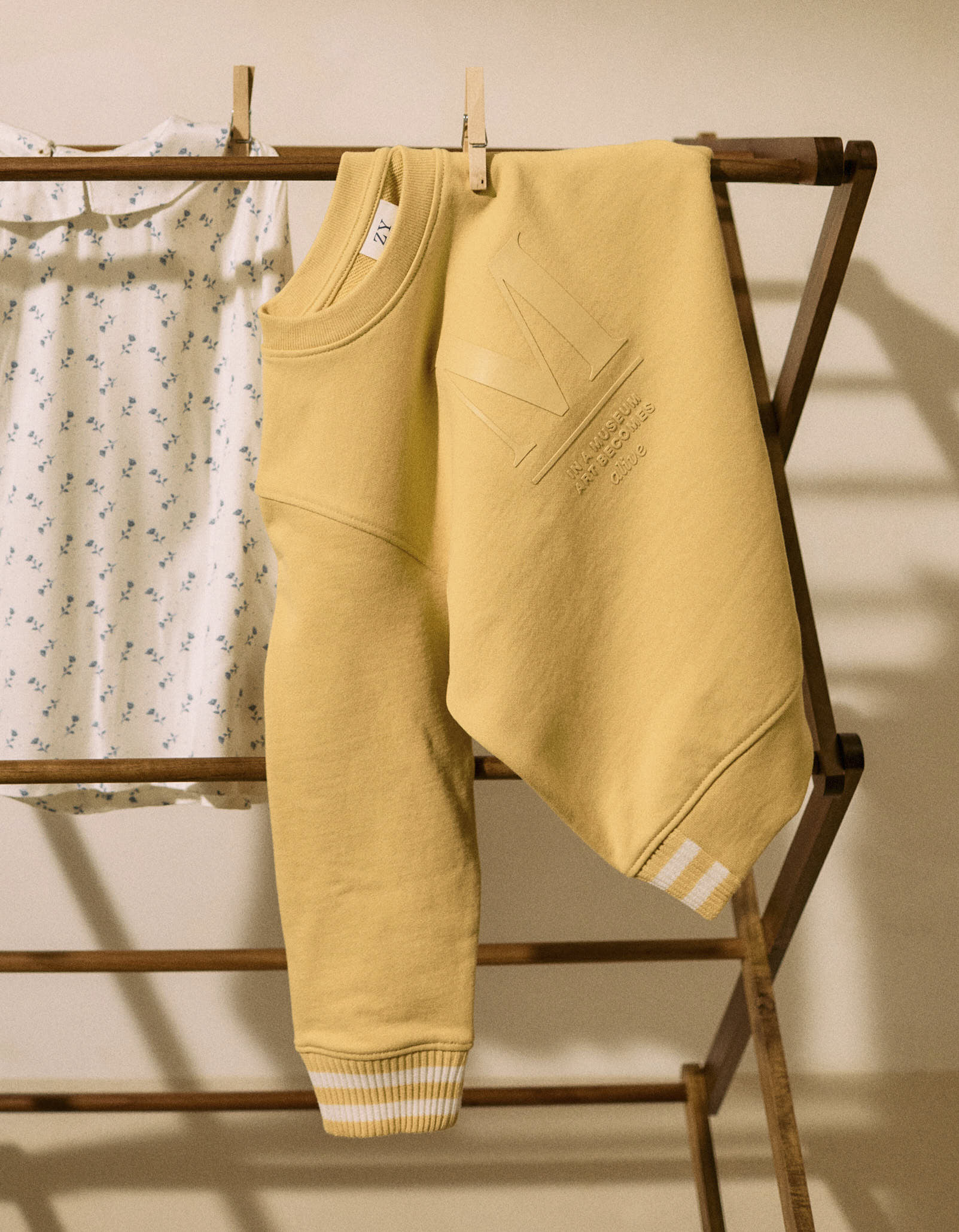 Cotton Sweatshirt for Boys 'M', Yellow