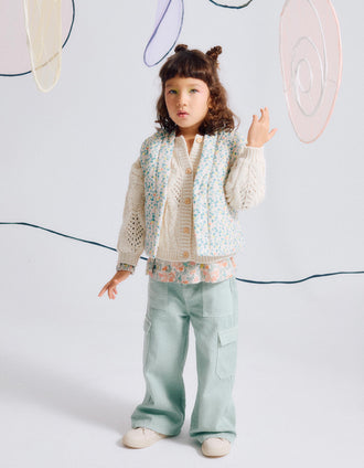 Chaleco de algodón con motivo floral y forro en sherpa para niña, beige