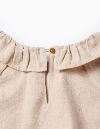 Blusa de Niña en Sarga con Volantes y Bordado de Flores, Beige
