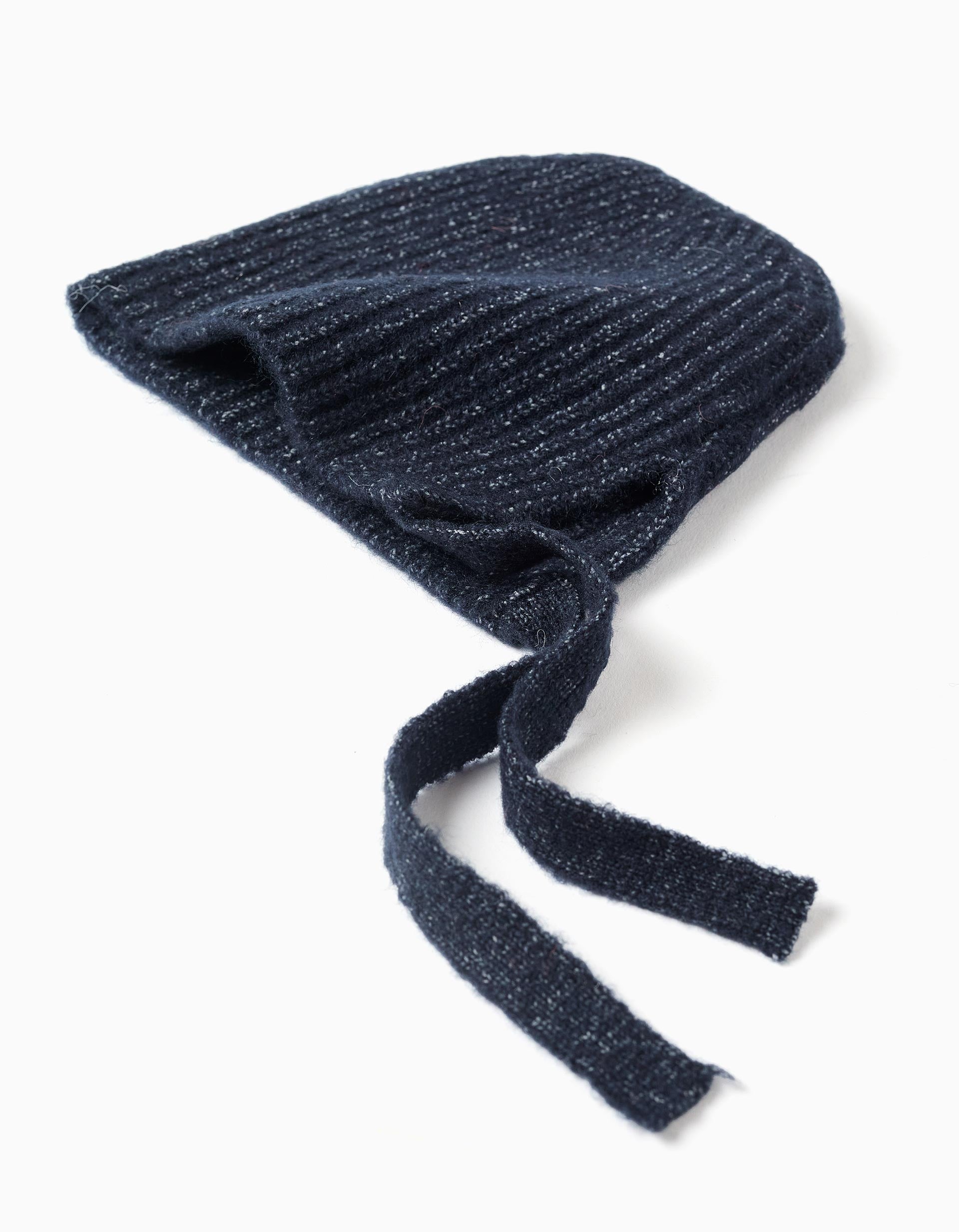 Gorro de punto acanalado con tirantes laterales para recién nacida, azul