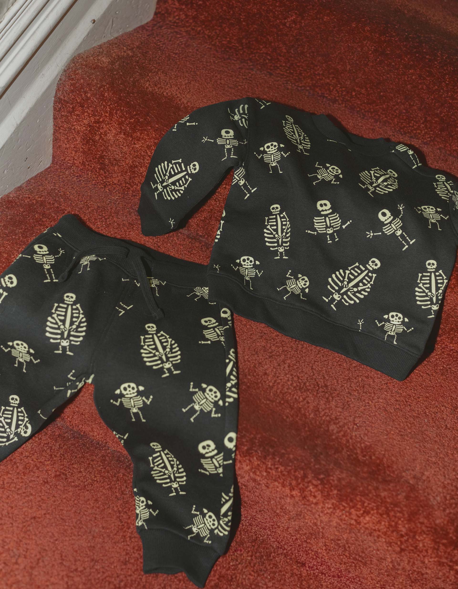 Brushed sweat + joggers with glow-in-the-dark motif for baby boys, black