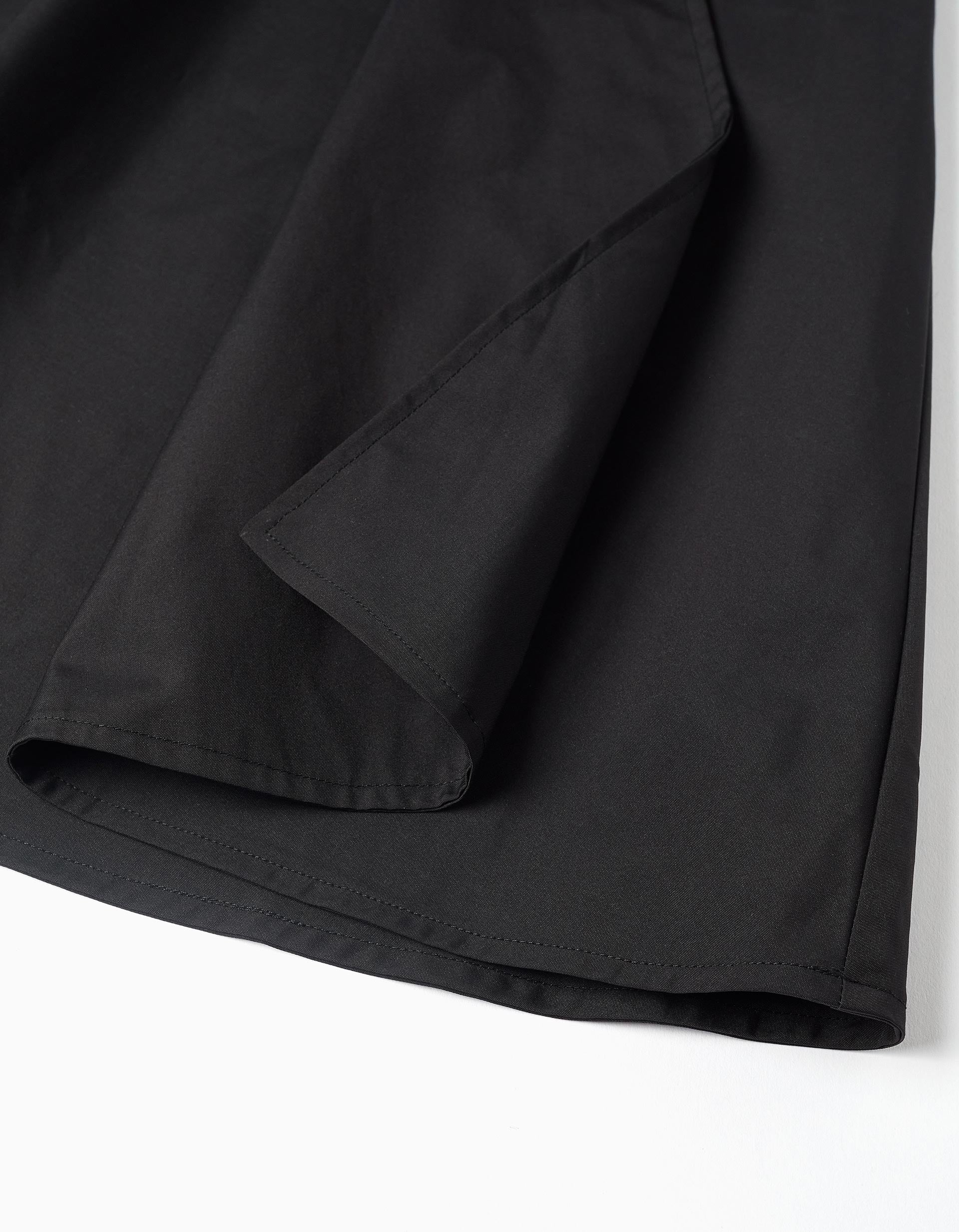 Hooded glow-in-the-dark waterproof raincoat for boys, black