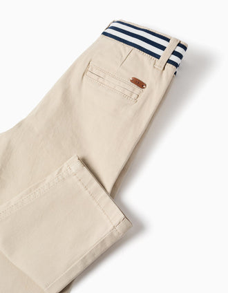 Pantalón chino ajustado de sarga con cinta a rayas para bebé niño, beige