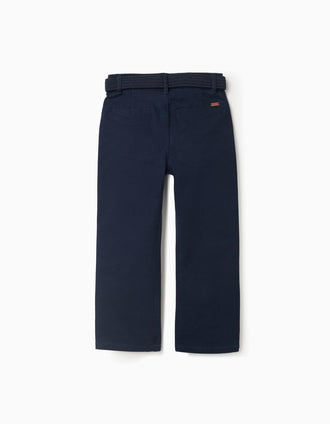 Pantalón chino ajustado de sarga con cinturón para niño, azul oscuro