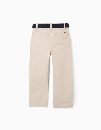 Pantalón chino ajustado de sarga con cinturón para niño, beige claro