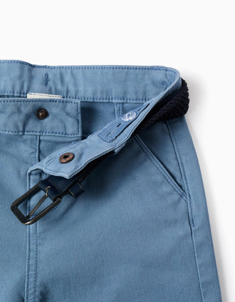 Pantalón chino de sarga ajustado con cinturón para bebé niño, azul claro