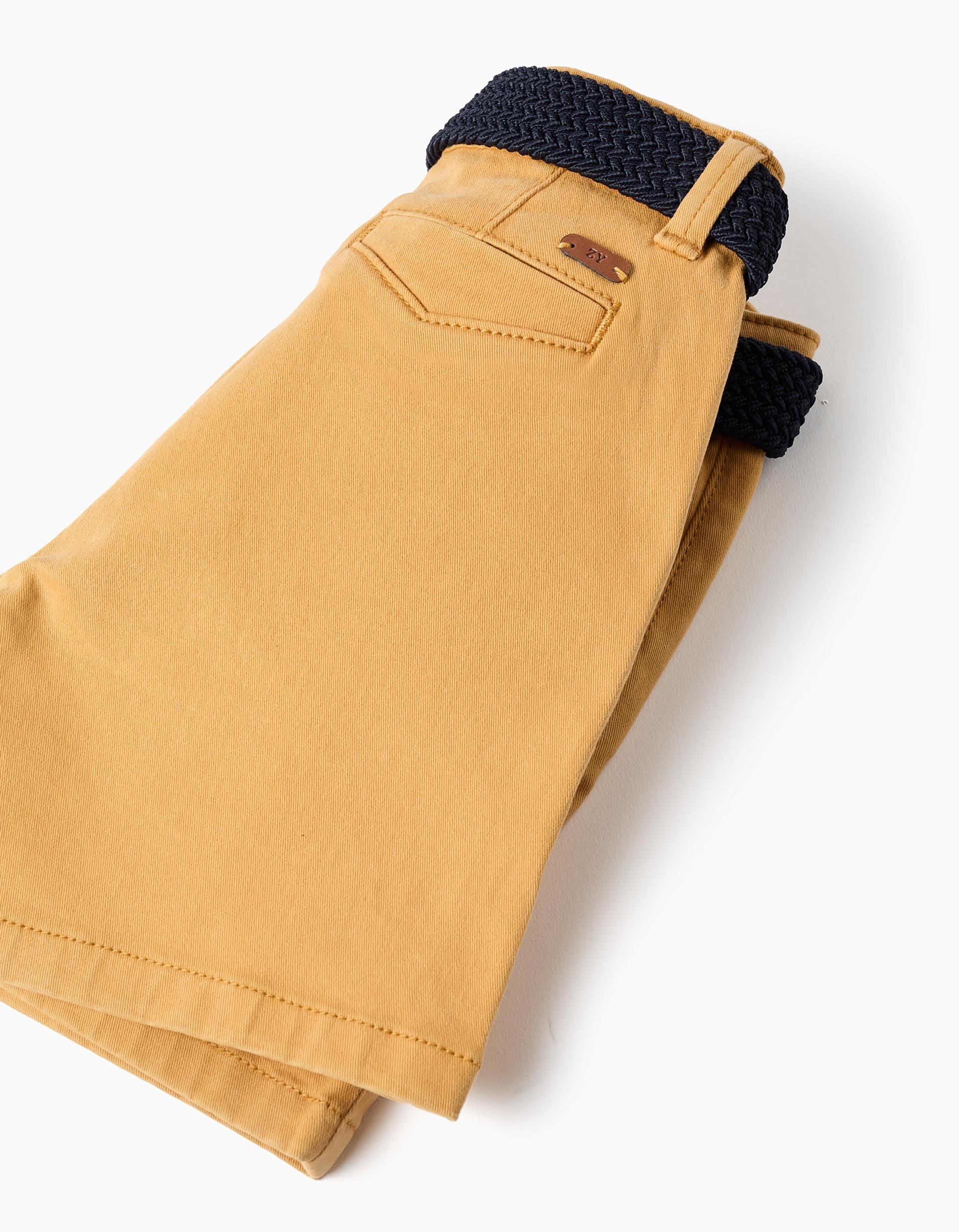 Calções midi de sarja com cinto para bebé menino, amarelo-escuro