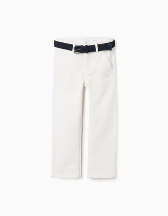 Pantalón chino ajustado de sarga con cinturón para niño, blanco