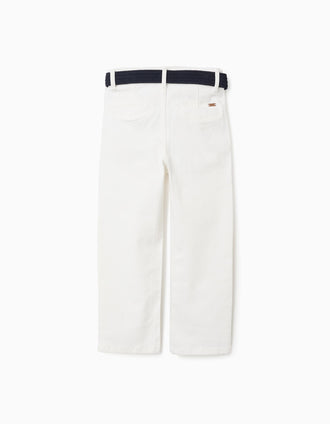 Pantalón chino ajustado de sarga con cinturón para niño, blanco