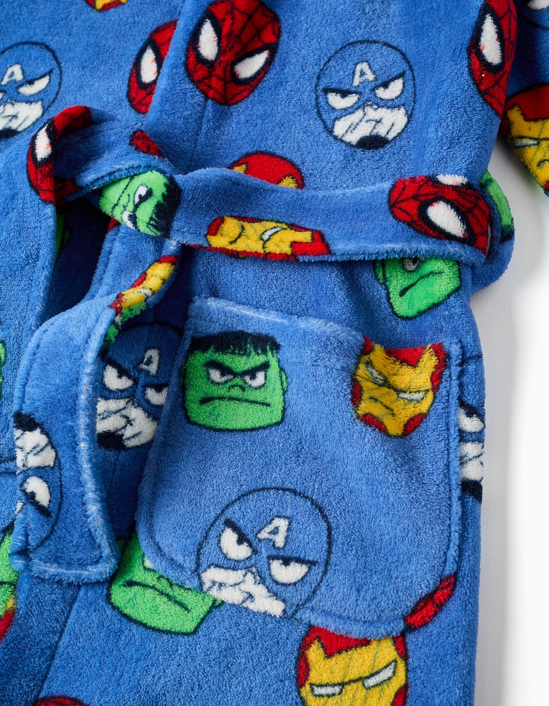 Albornoz de polar coral con motivo Avengers para niño, azul
