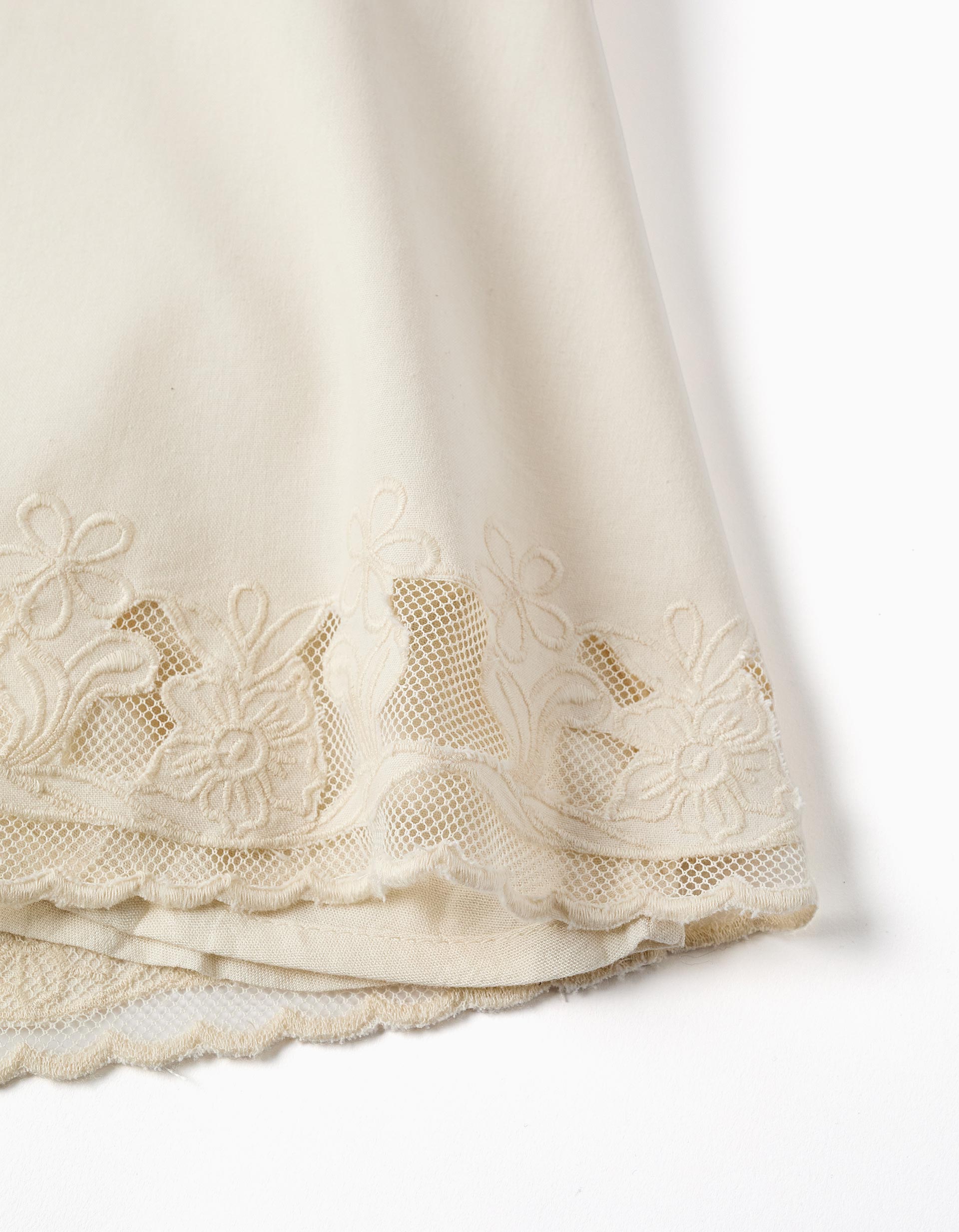 A-line sleeveless dress with embroidered flowers for girls, white