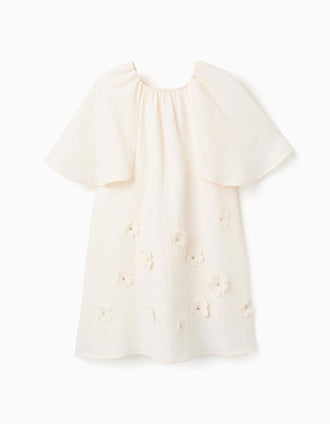 Vestido con mangas tipo capa y aplique floral para niña, beige claro