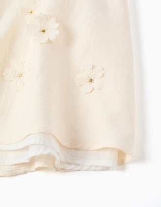 Vestido con mangas tipo capa y aplique floral para niña, beige claro