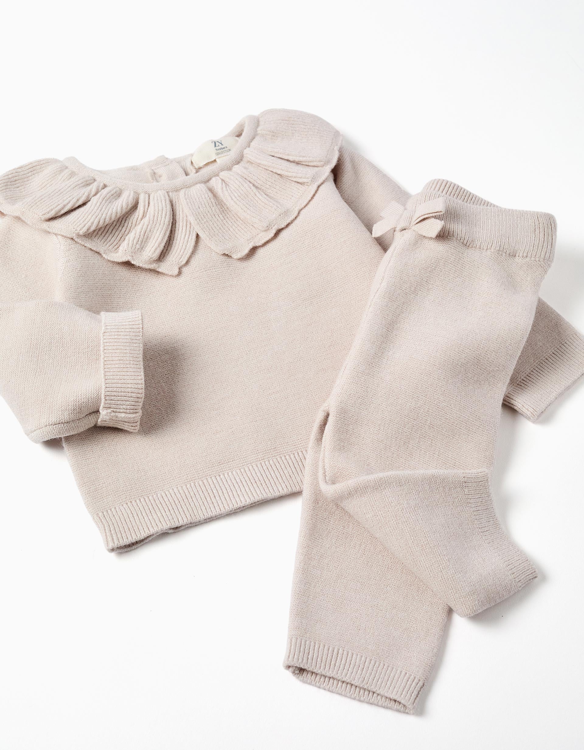 Jersey con cuello de volantes + pantalón de punto para recién nacida, beige