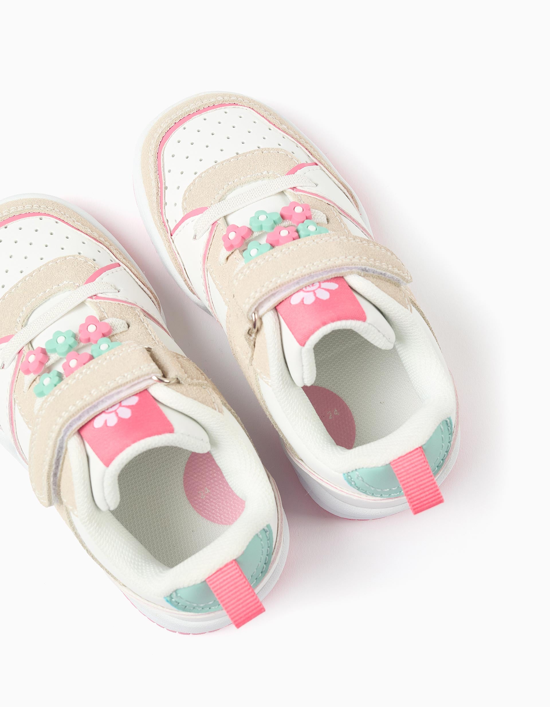 Sapatilhas com flores decorativas para bebé menina, multicolor