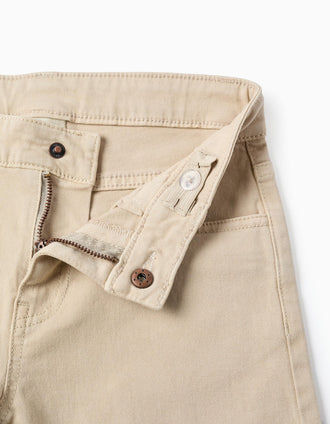 Bermudas midi de sarga con cinco bolsillos para niño, beige claro