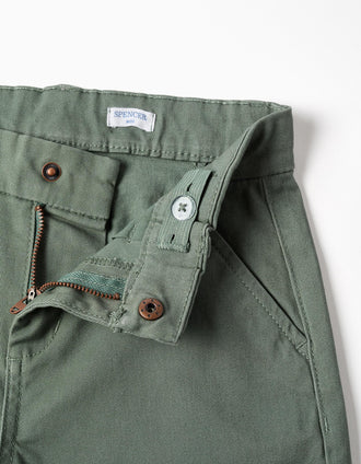 Calções chino midi de sarja com bolsos para menino, verde-escuro
