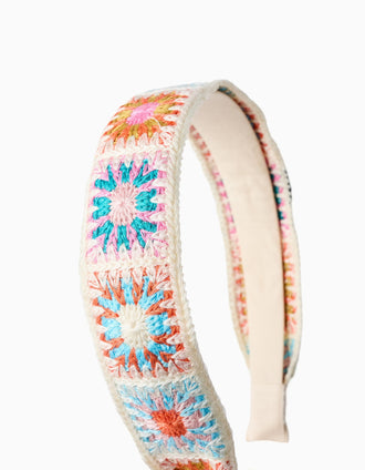 Bandolete com padrão floral em crochê para menina, multicolor