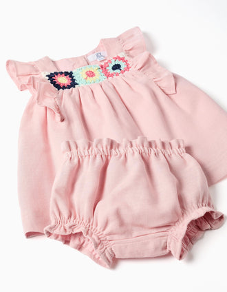 Vestido e um tapa-fraldas em algodão e linho para recém-nascida, rosa-claro