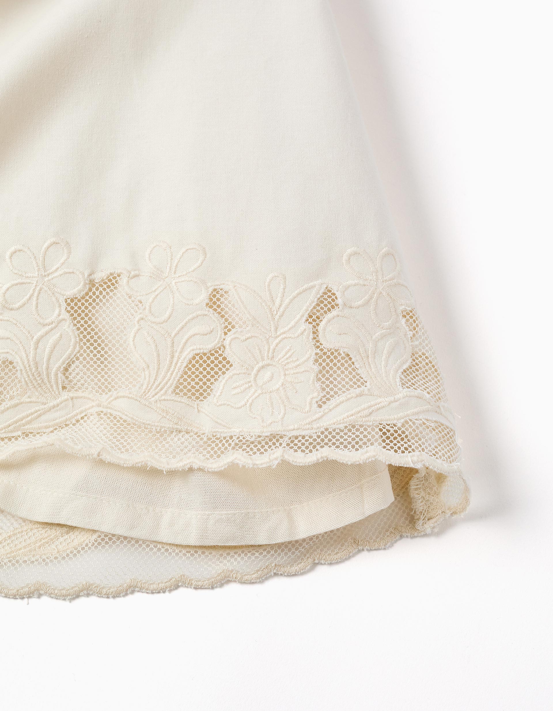 A-line sleeveless dress with embroidered flowers for baby girls, white