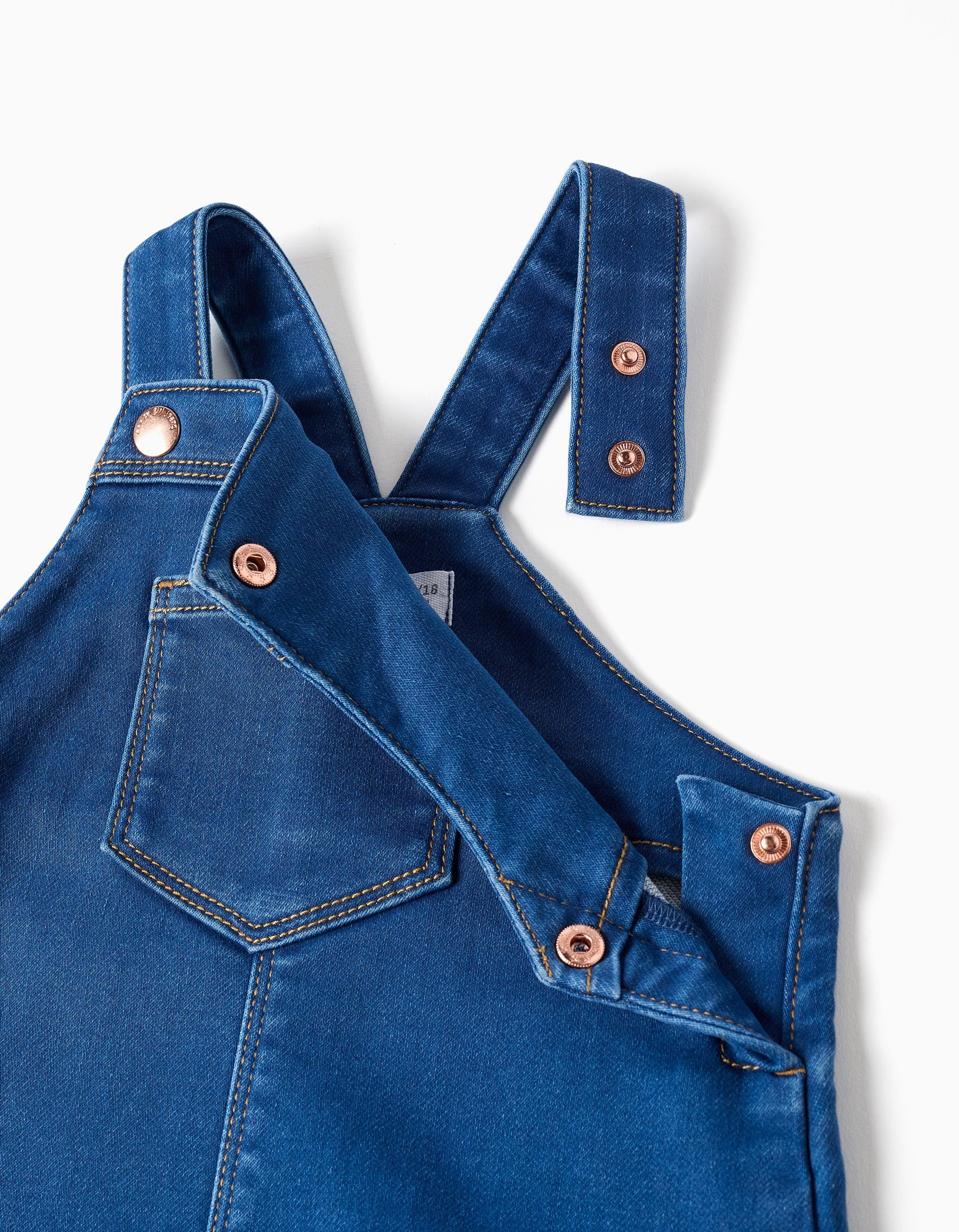 Denim pinafore dress with front pocket for baby girls, blue