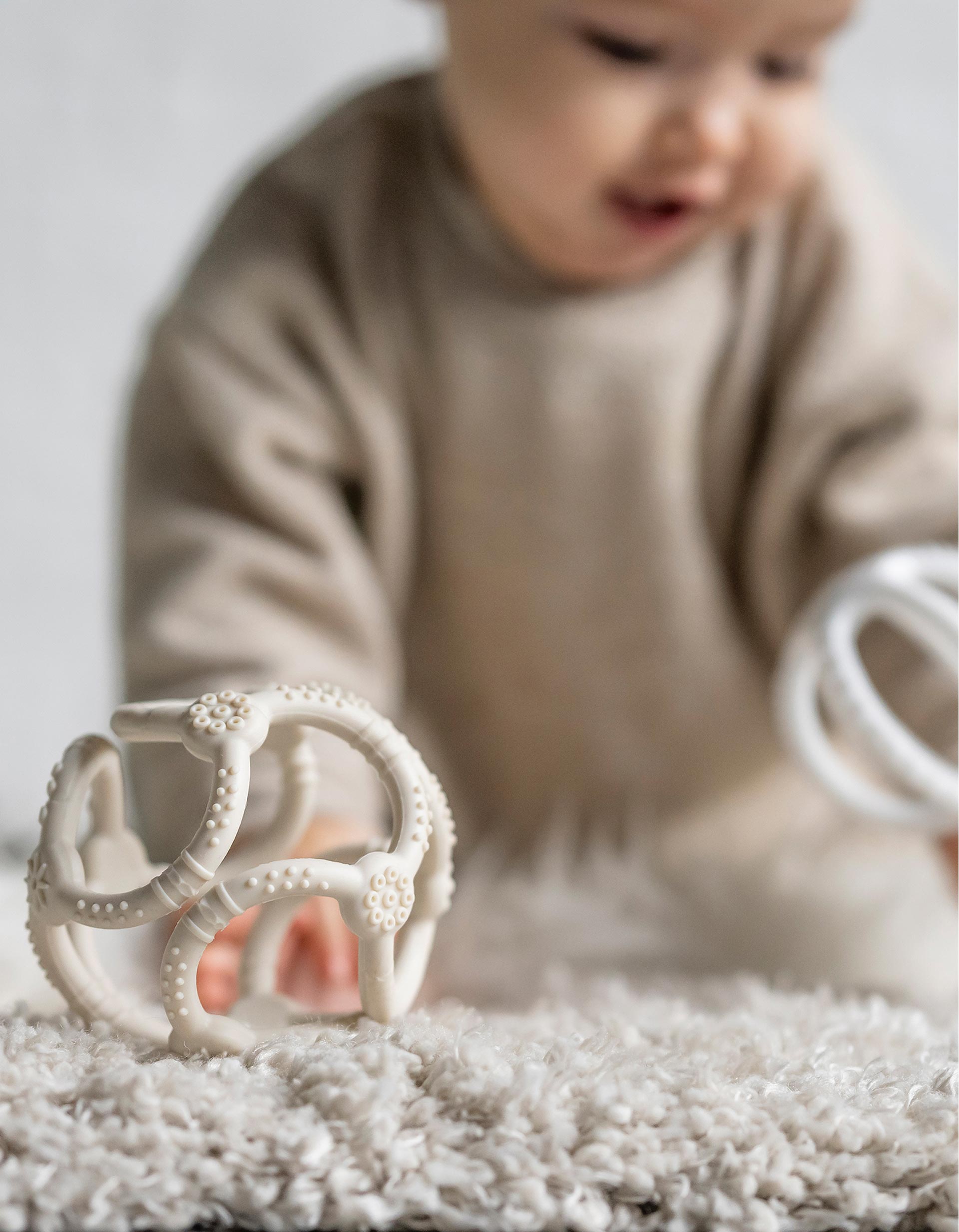 Set of 2 Teething Ring and Rattle Silicone Balls Nattou 3M+, Clay