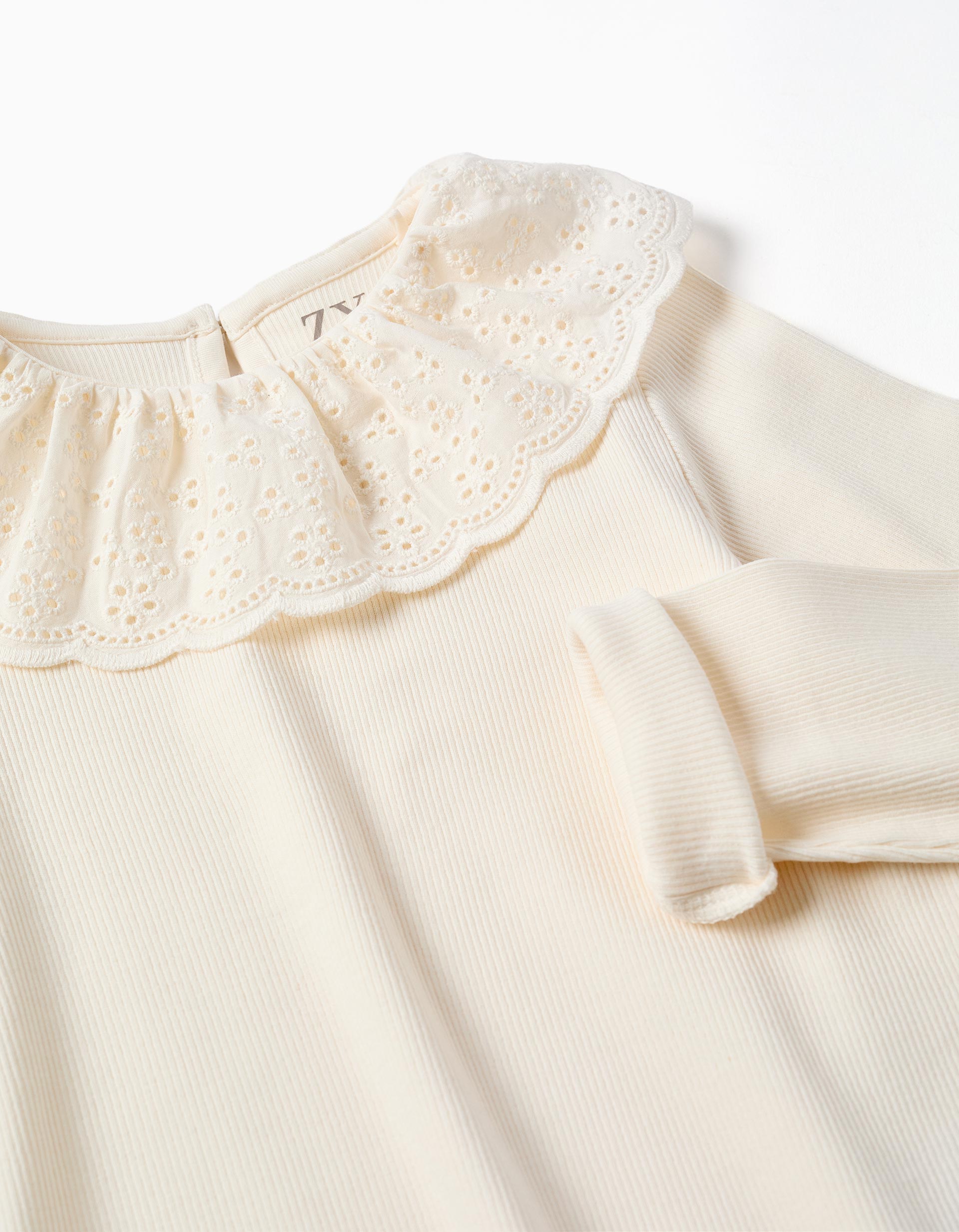 T-shirt de algodão canelado com bordado inglês para menina, branco