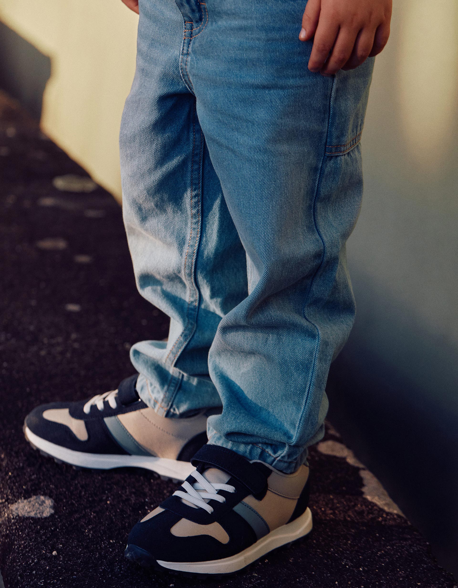 Combined trainers with touch-fastening strap for boys, beige/blue