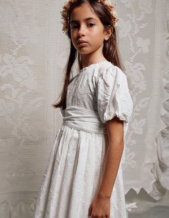 Vestido de algodón con mangas abullonadas y cinturón para niña, blanco
