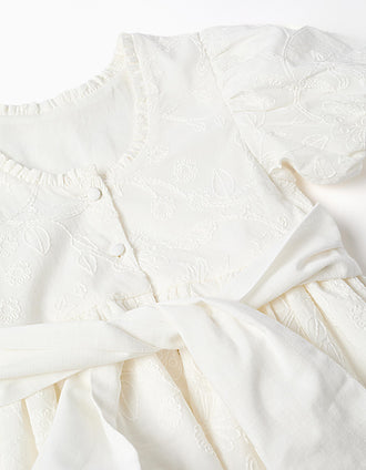 Vestido de algodón con mangas abullonadas y cinturón para niña, blanco