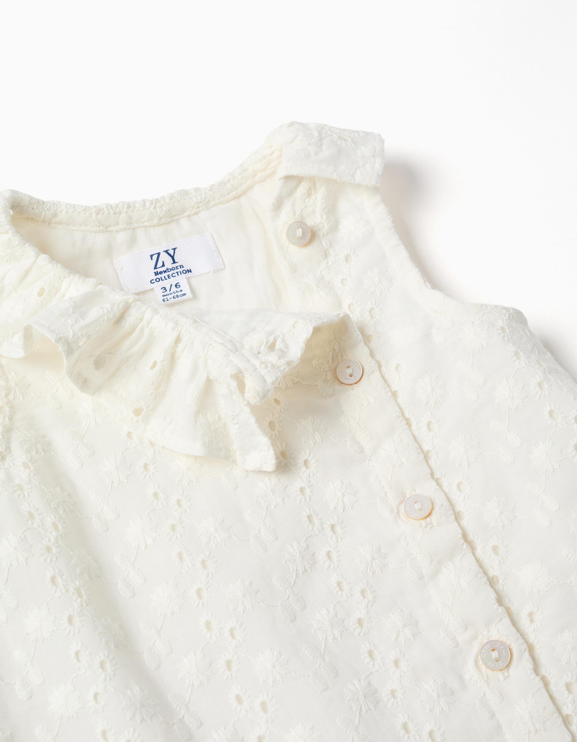 Vestido de algodão com bordado inglês para recém-nascida, branco