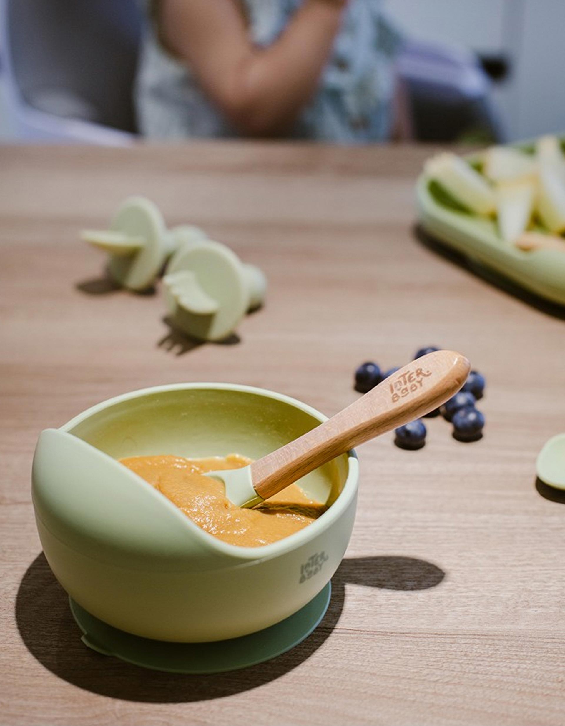 Bowl with Suction Cup + Spoon of Silicone Interbaby 4M+, Green