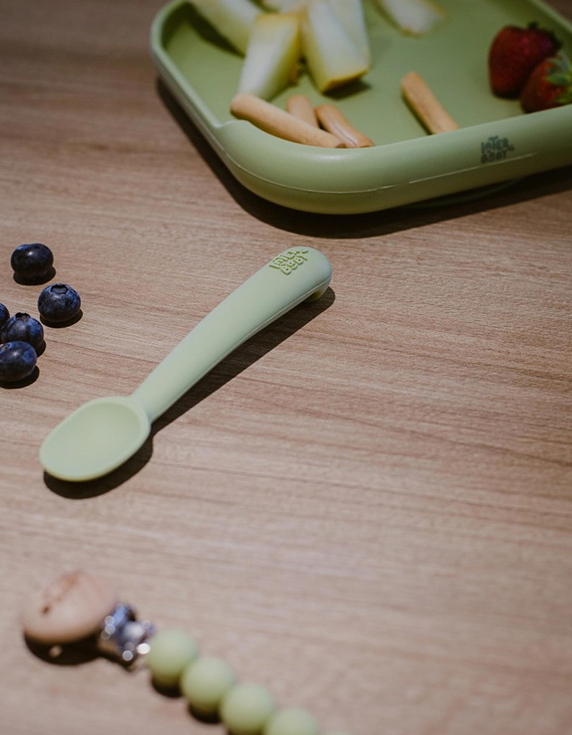 Colher + Garfo de Silicone Interbaby 6M+, Verde