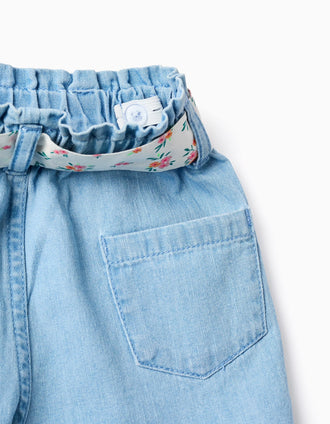 Pantalón corto vaquero con cinturón floral para bebé niña, azul claro
