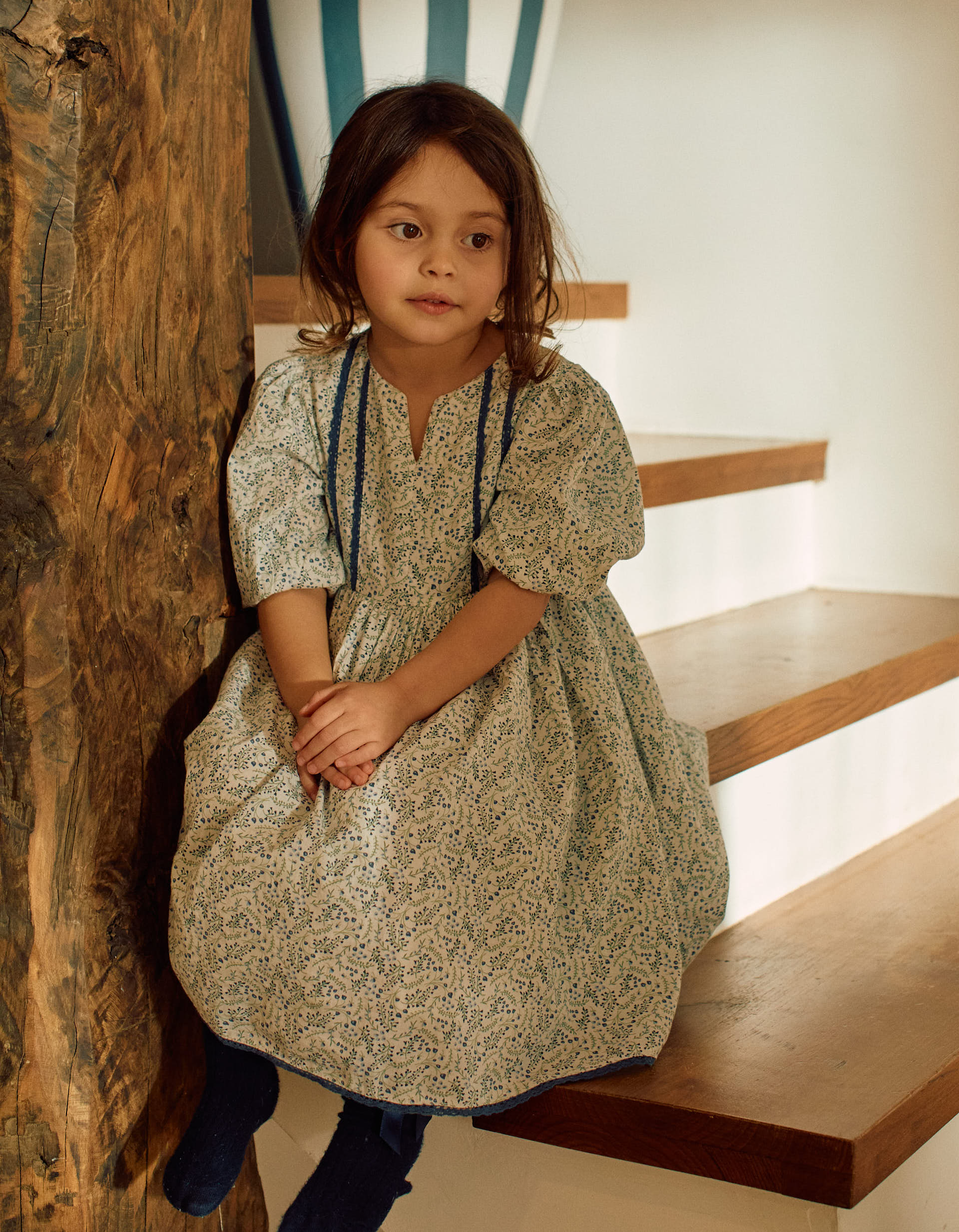 Vestido de algodão com mangas balão e flores You&Me para menina, branco