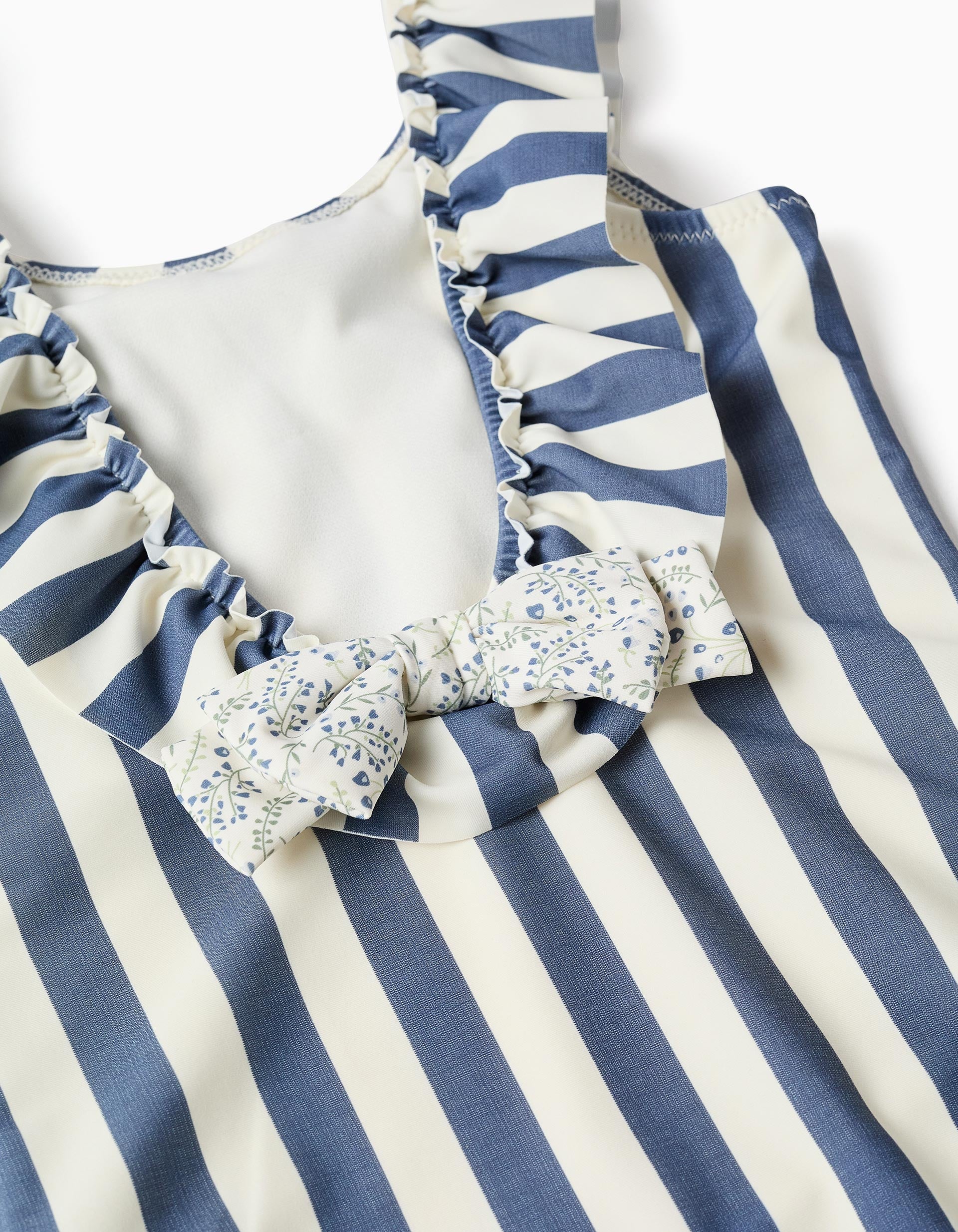 Fato de banho às riscas com folhos You&Me para menina, branco/azul